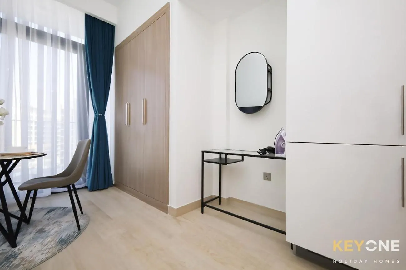 Elegant Living At Azizi Riviera Studio 迪拜